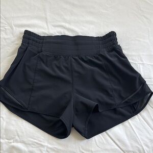Lululemon Athletica Black Hotty Hot Shorts low rise 2’5”